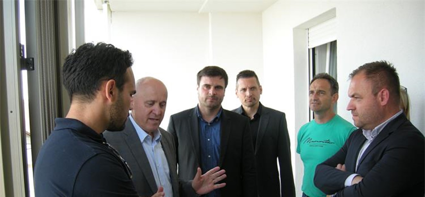 Bačić u Glini: Ostvareni projekti obnove od potresa od milijardu i 350 milijuna eura 
